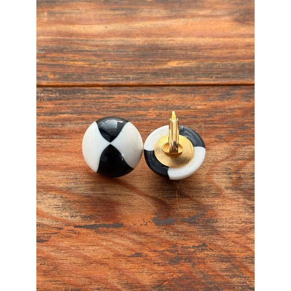 VTG Black White Round Clip On Earrings Geometric Mod Statement Costume Jewelry - Picture 1 of 6